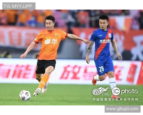 第一次追随足球明星的人是谁 追星背后的故事与情感之旅